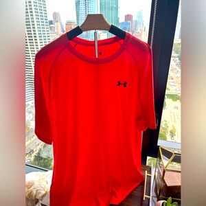 Men’s under armour T-shirt